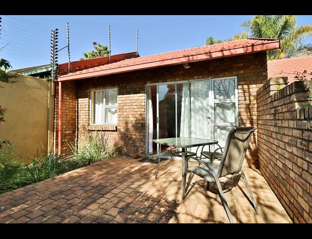 2 BEDROOM HOUSE SOLD IN PRETORIUSPARK